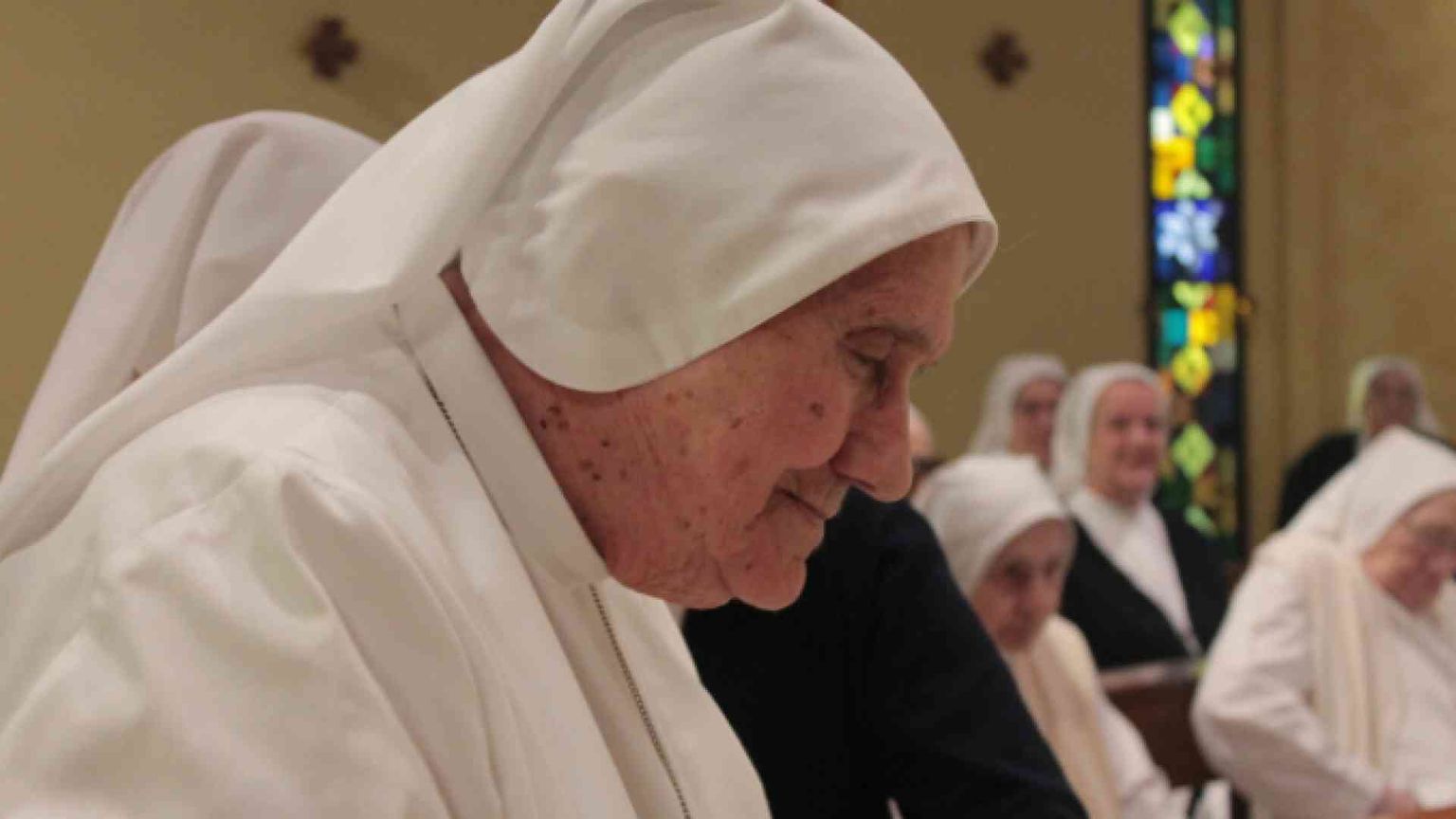 Suor Alfredina, morta a 99 anni dopo aver sconfitto il Covid