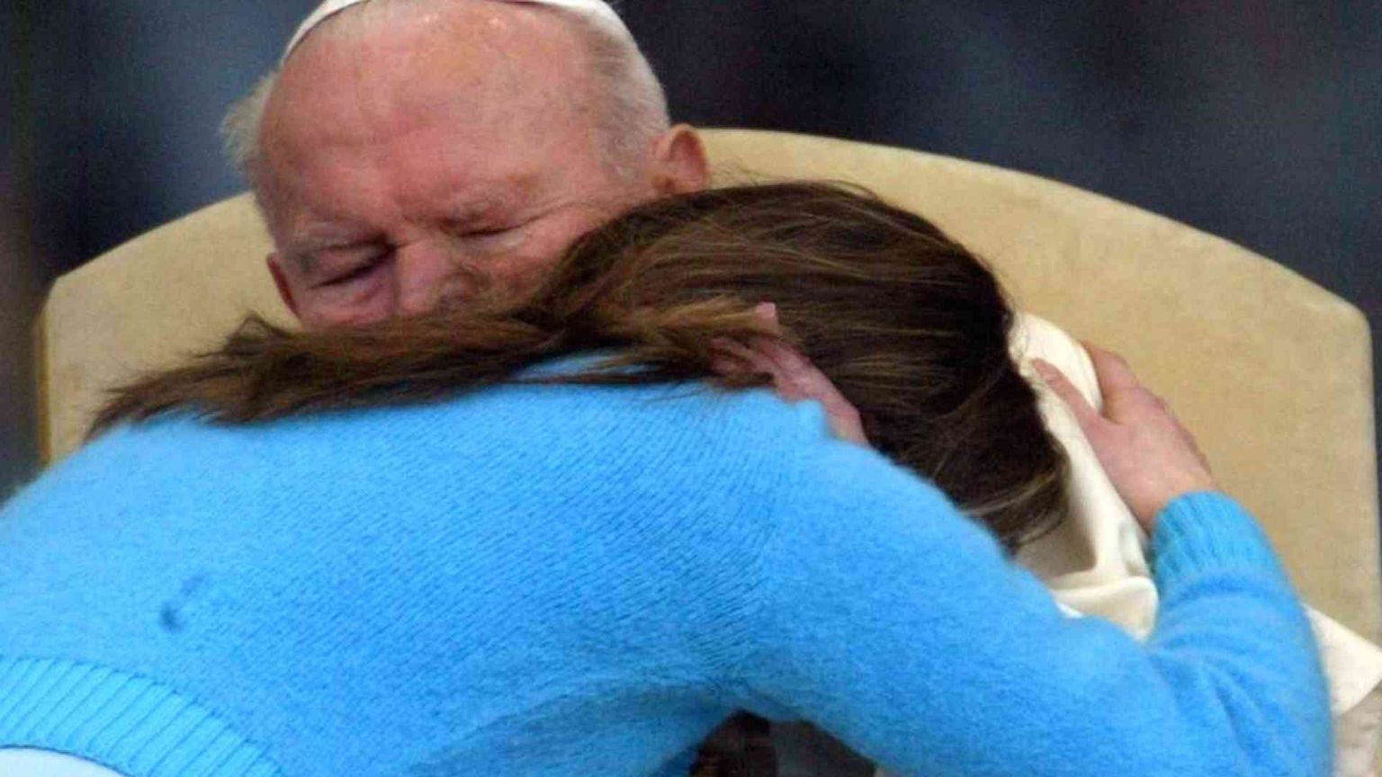 San Giovanni Paolo II? Non un rigorista morale ma il Papa della misericordia