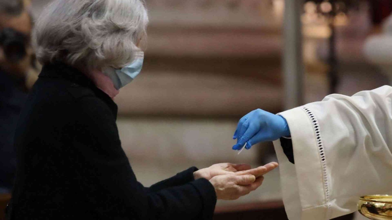 Le prime Messe “con il popolo”. Qui Milano: «Grande gioia e sicurezza»