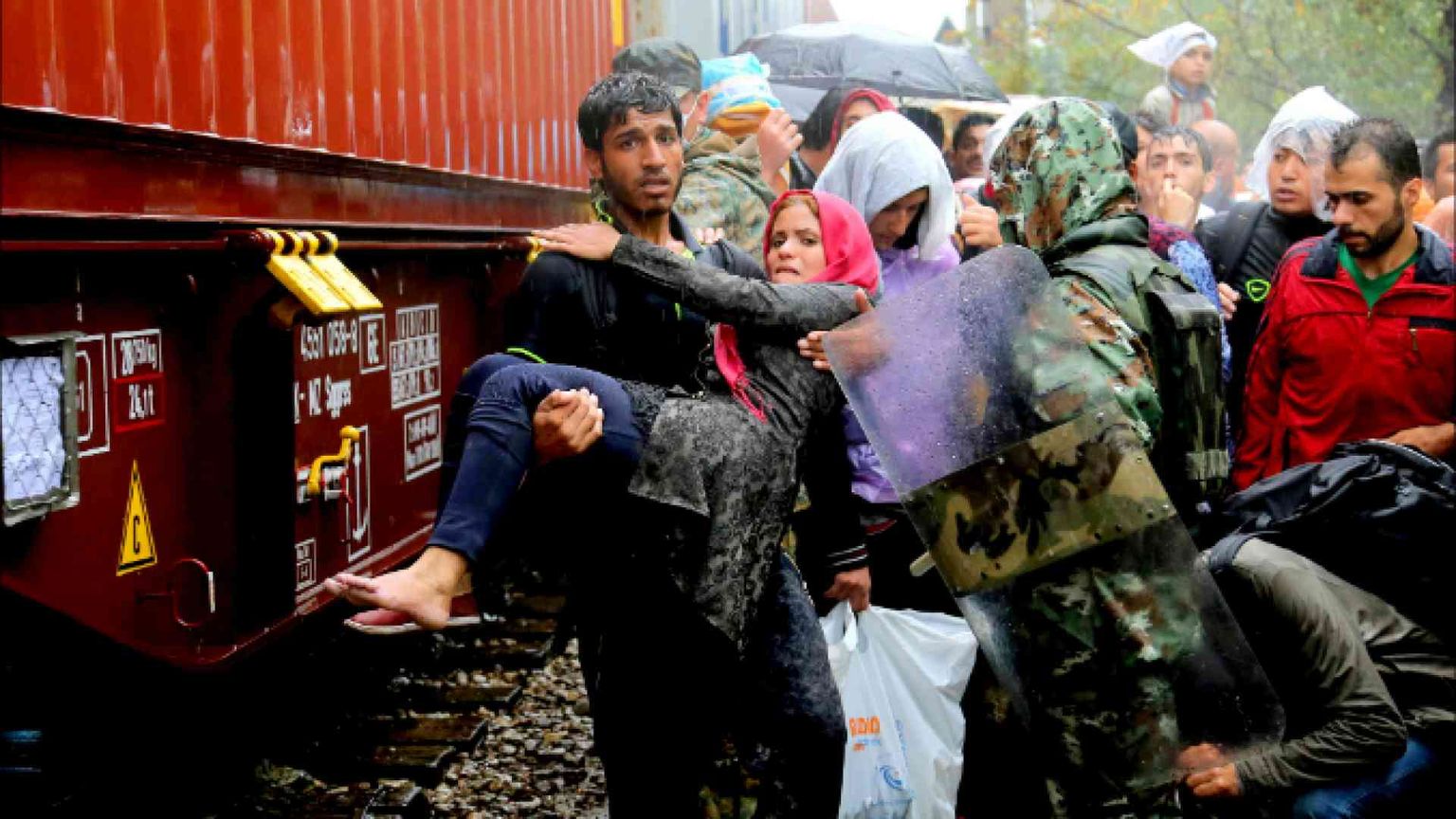 Astalli: nel 2019 calo sbarchi perché migranti bloccati in Libia e Grecia