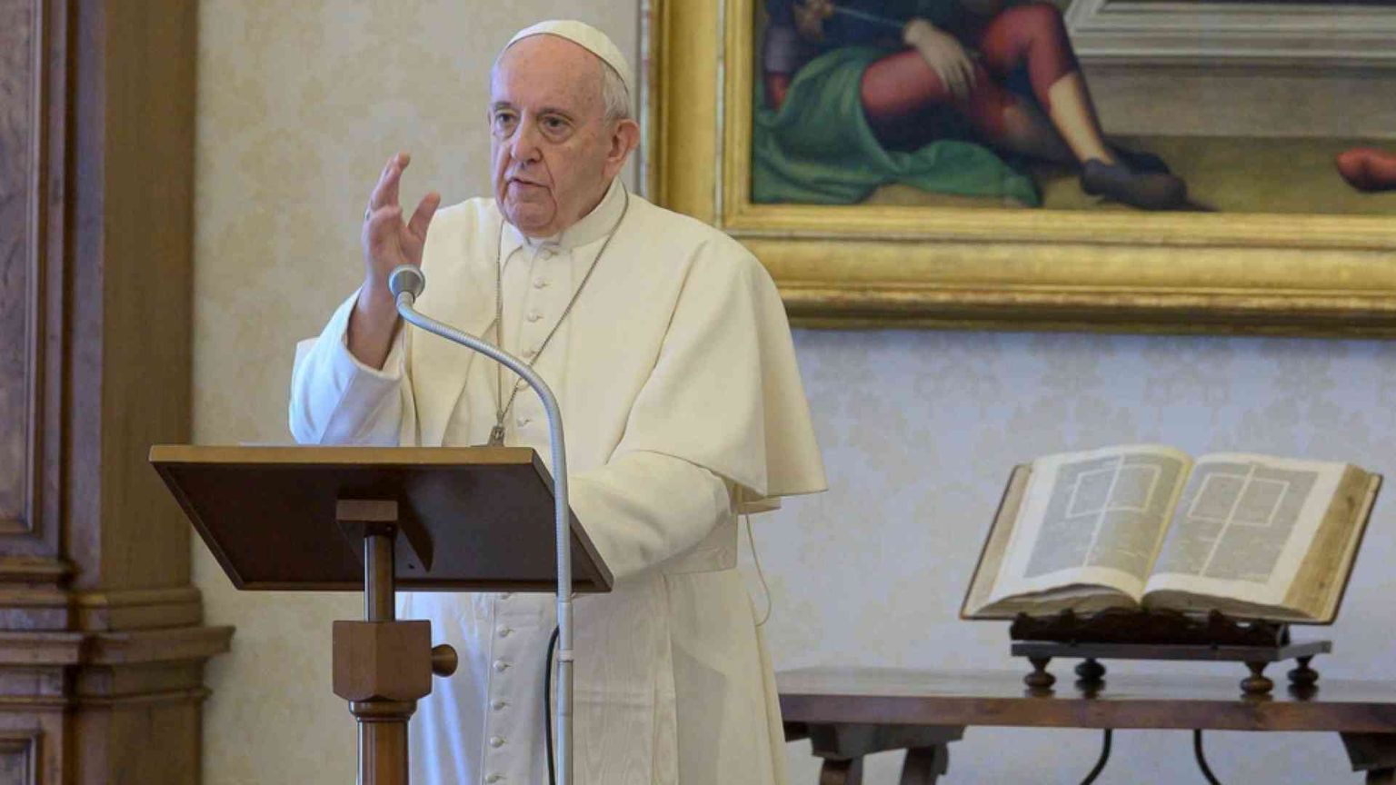 Rinviata la visita del Papa nella Terra dei fuochi. Ma «ci andrò, sicuro!»