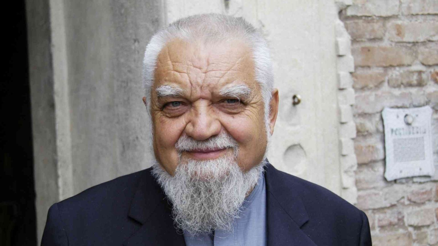 Enzo Bianchi deve lasciare la comunità di Bose