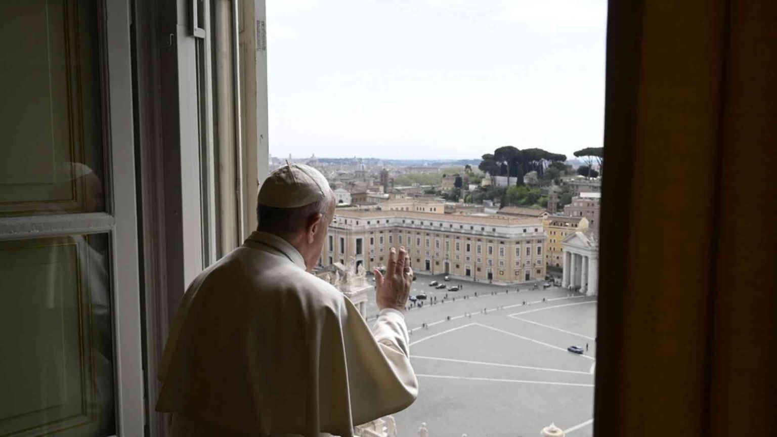 Per Pentecoste il Papa torna a pregare con i fedeli in piazza San Pietro