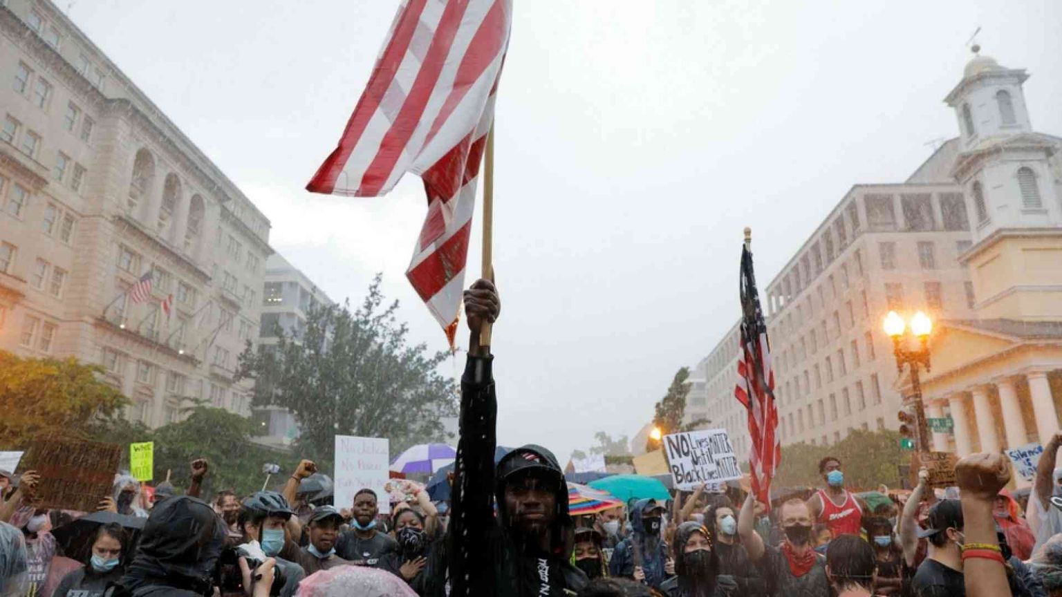 La lunga marcia contro il razzismo, Washington travolta dagli indignati