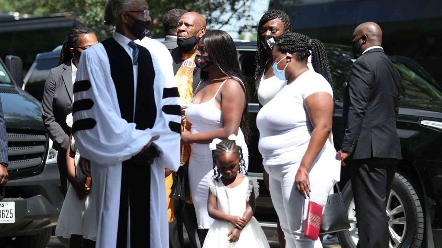 L'ultimo saluto a George Floyd. Joe Biden: c'è bisogno di giustizia razziale