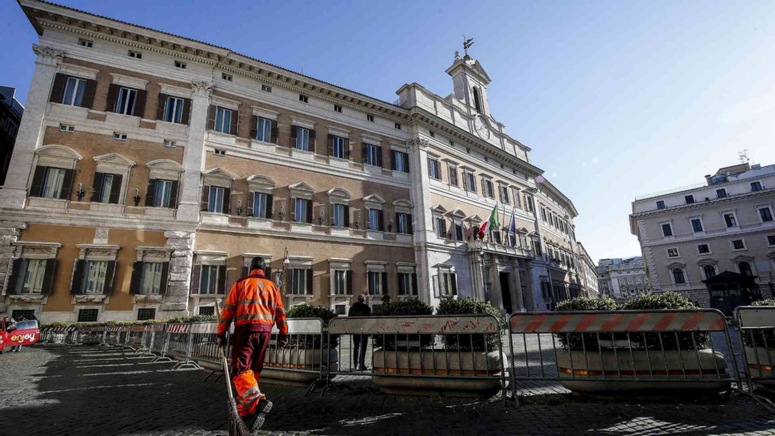 Omofobia, 5 proposte di legge vaghe. Timori per la libertà di pensiero