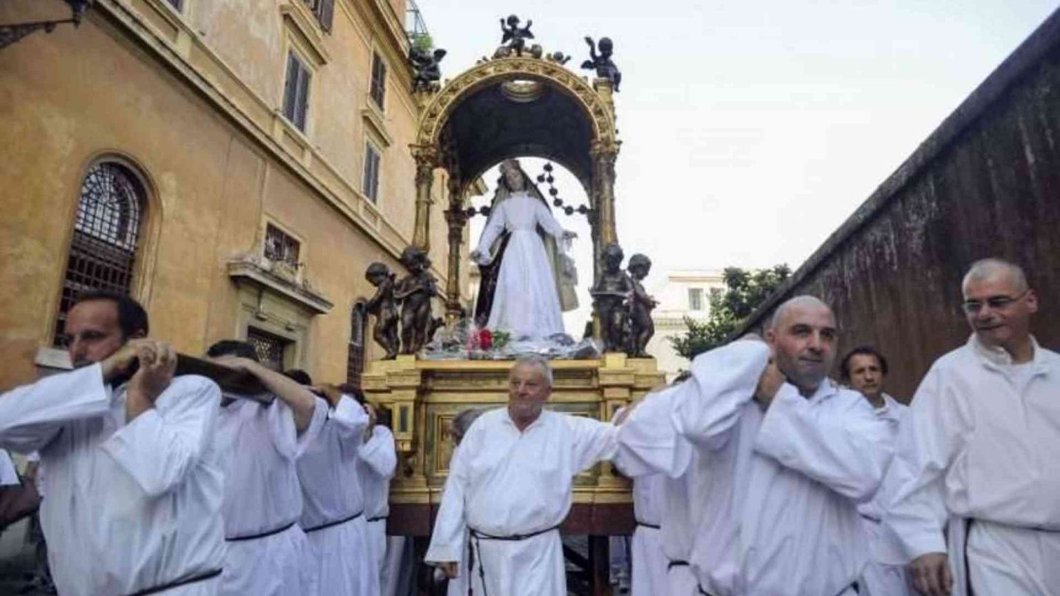 Processioni religiose: ecco come potranno svolgersi