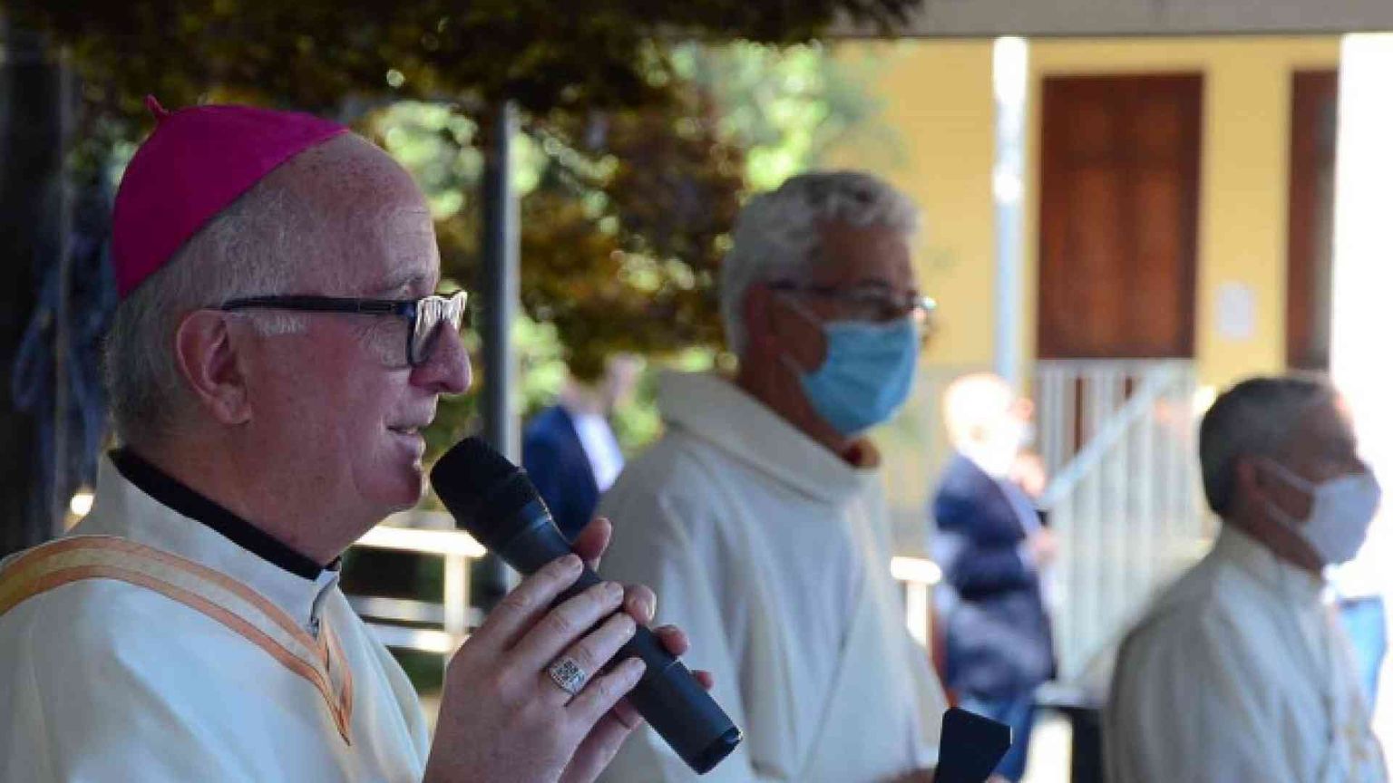 «Dio si prende cura di noi»: la Messa del vescovo Olivero dopo la guarigione