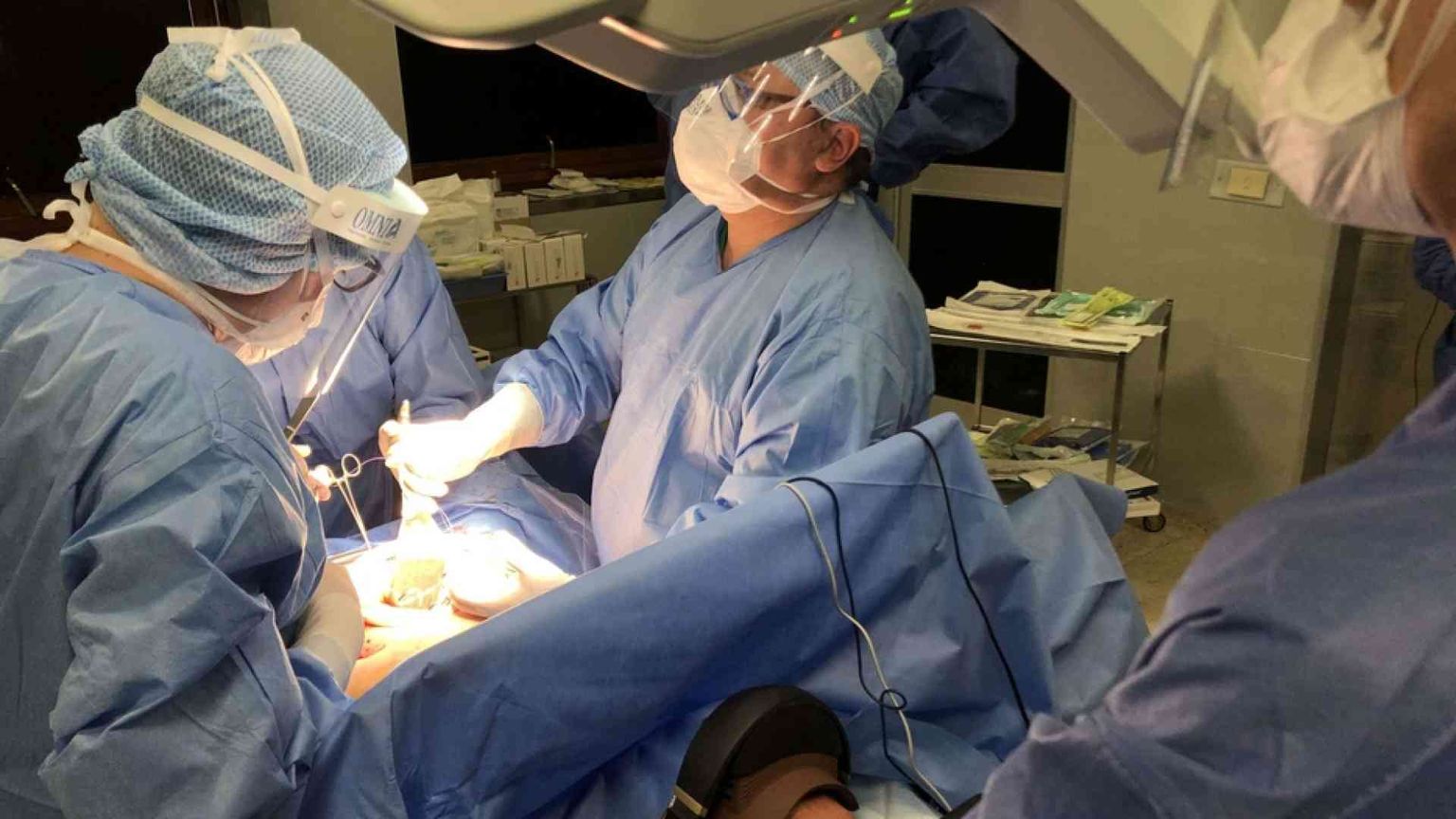 «Pazienti svegli e 3D: così non ho fermato gli interventi per cancro»