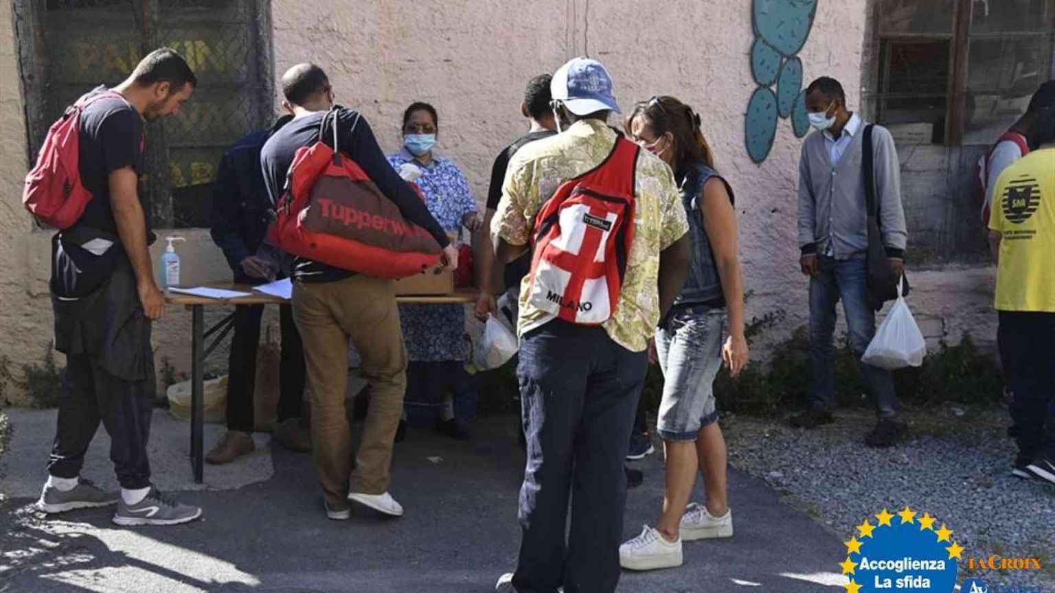 I migranti alla porta di Ventimiglia. Dove la solidarietà è di frontiera