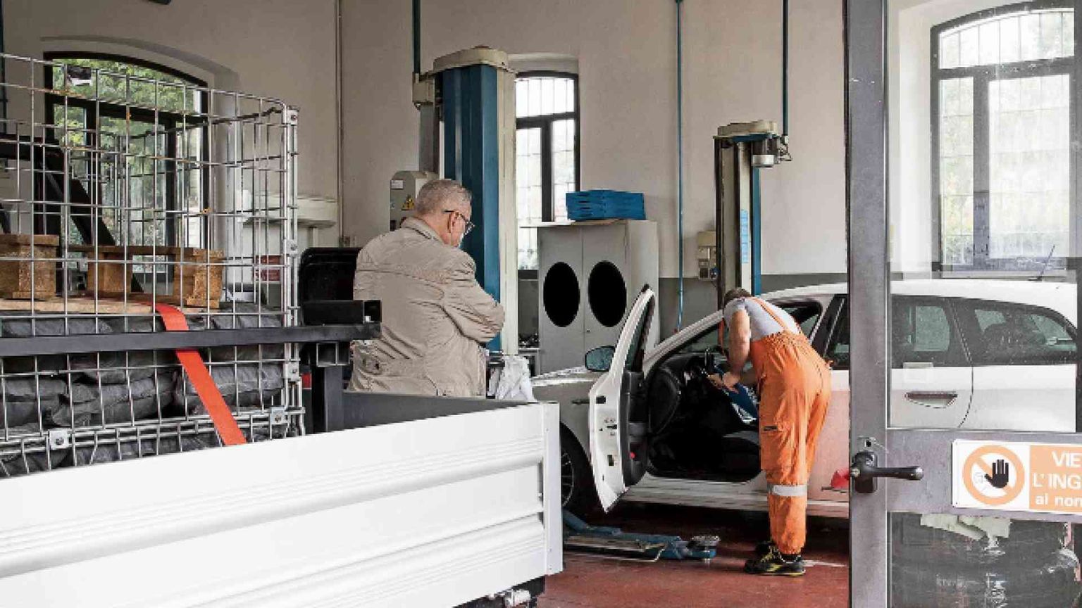 Scandalo revisioni auto: «Certificazioni fasulle in un caso su tre»