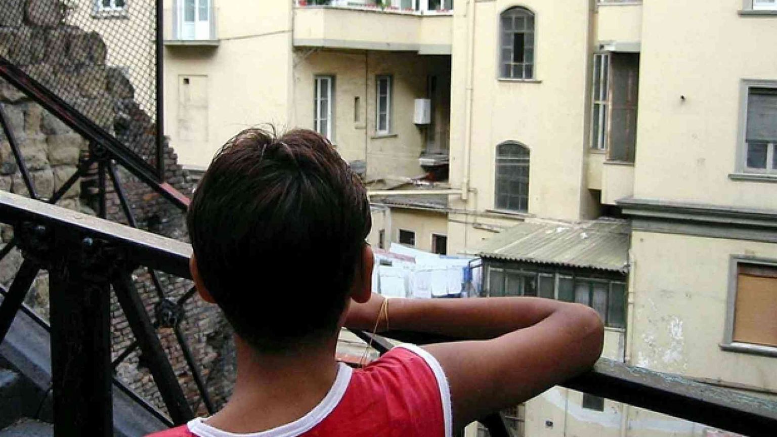 Prostituzione, così gli "orchi di Mondragone" sfruttavano i minori stranieri