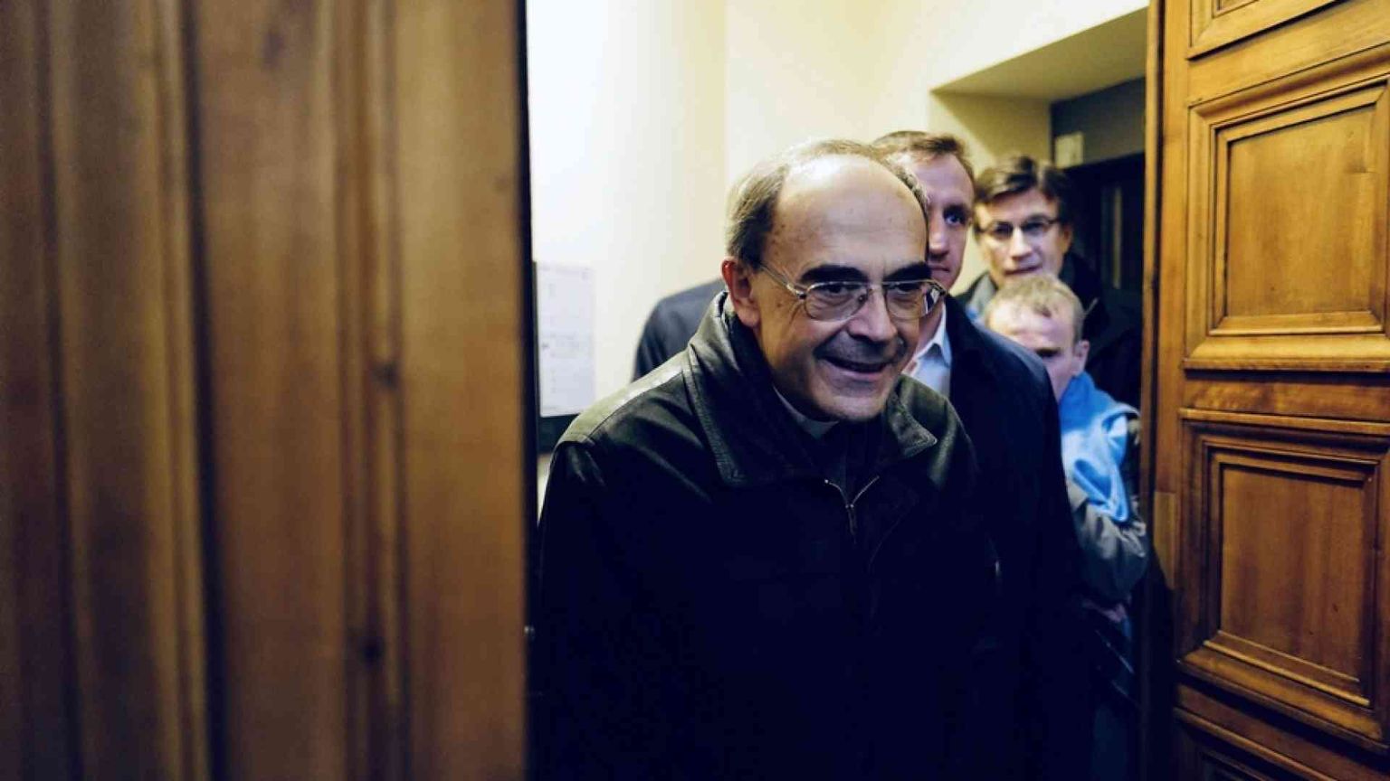 Il cardinale Barbarin "cappellano" fra gli anziani in difficoltà