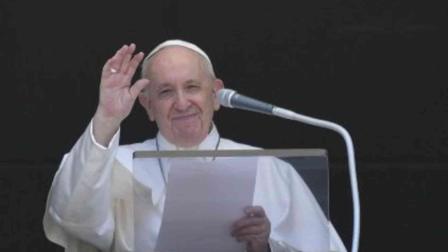 Francesco prega per il futuro della Siria