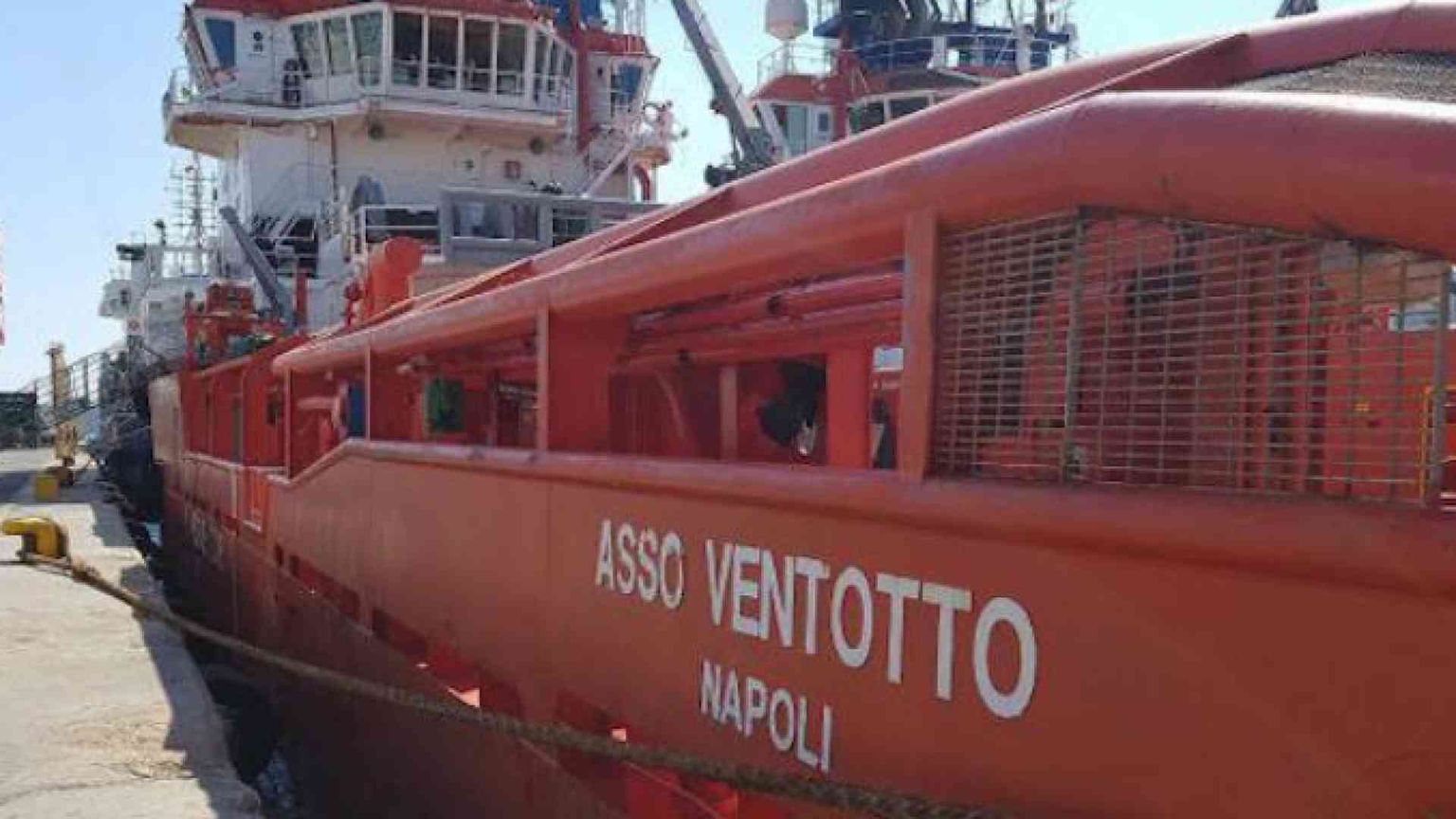 «Deportati da una nave privata». Prima indagine su un respingimento
