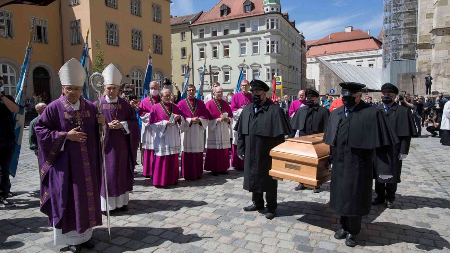 La lettera di Benedetto XVI ai funerali del fratello Georg: staremo insieme