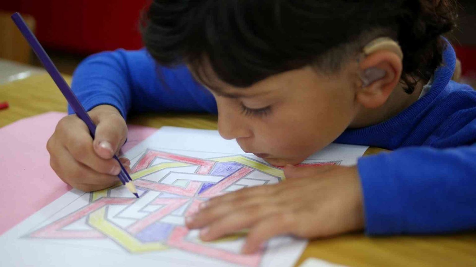 Da Betlemme il grido all’Italia: aiutate i bambini sordi amati da Paolo VI