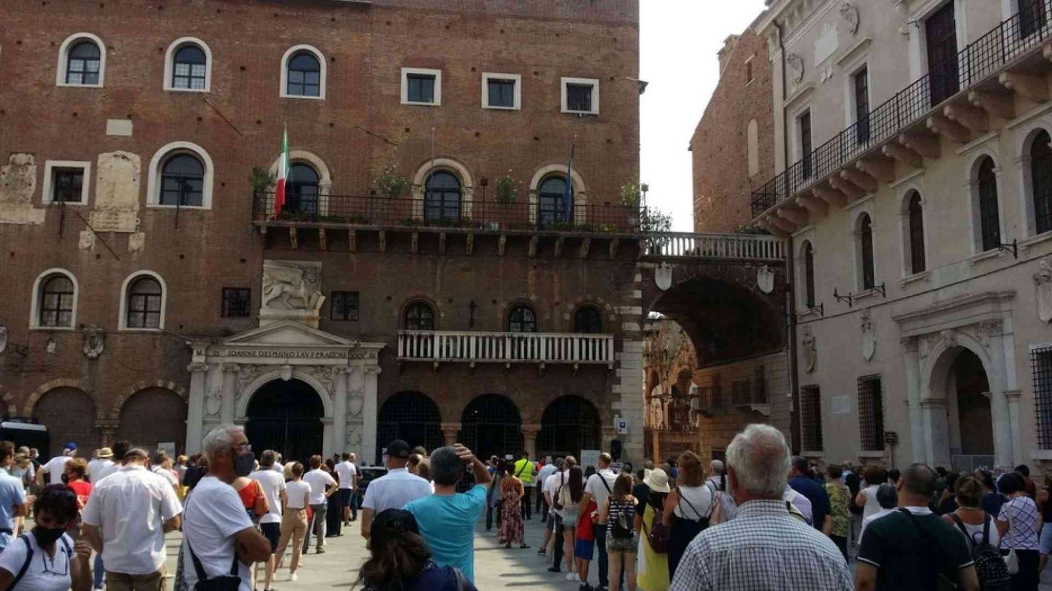 #restiamoliberi: mobilitazione in tutta Italia