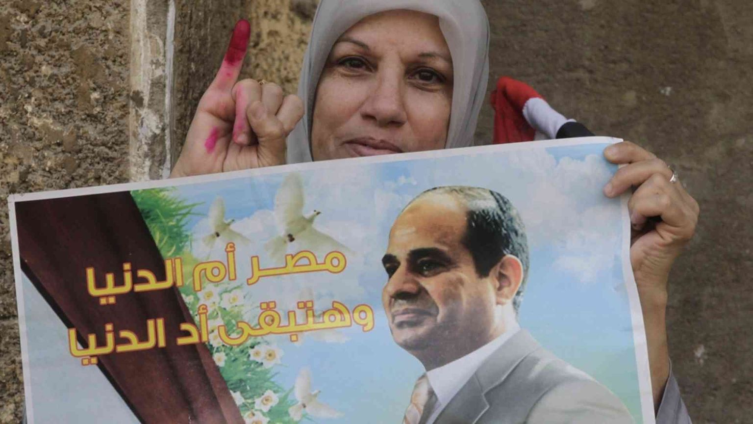 Al-Sisi si garantisce il futuro: ai militari è vietata la politica