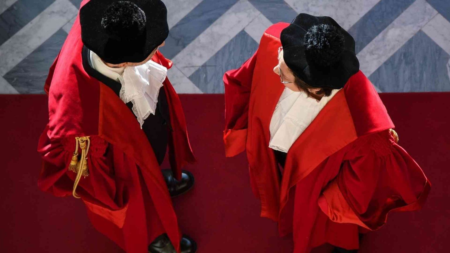 Giudici e norme. Perché no, perché sì