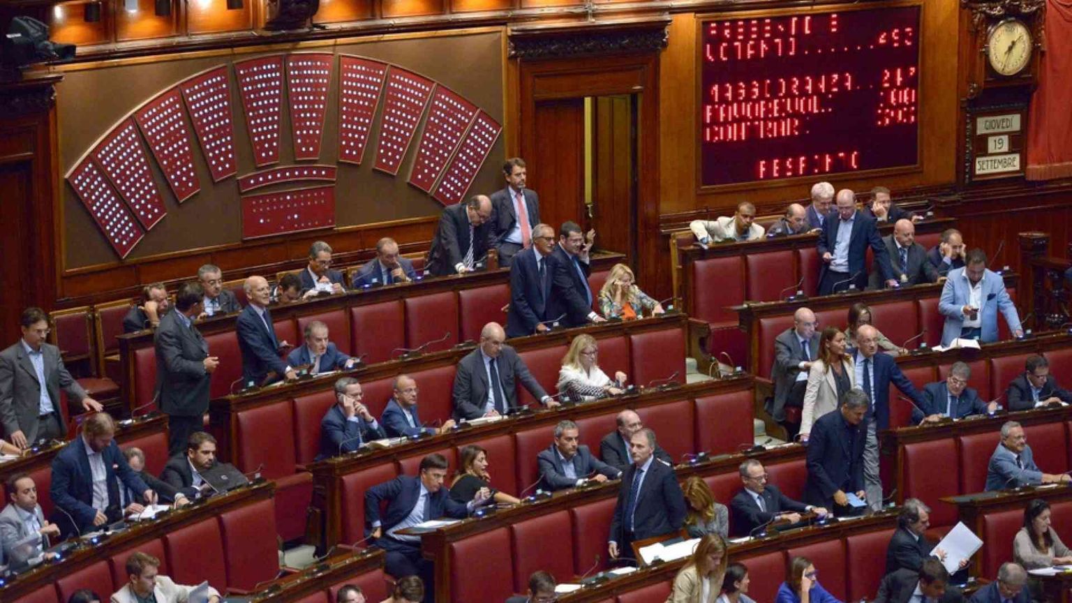 «Omofobia, rispettiamo le idee»