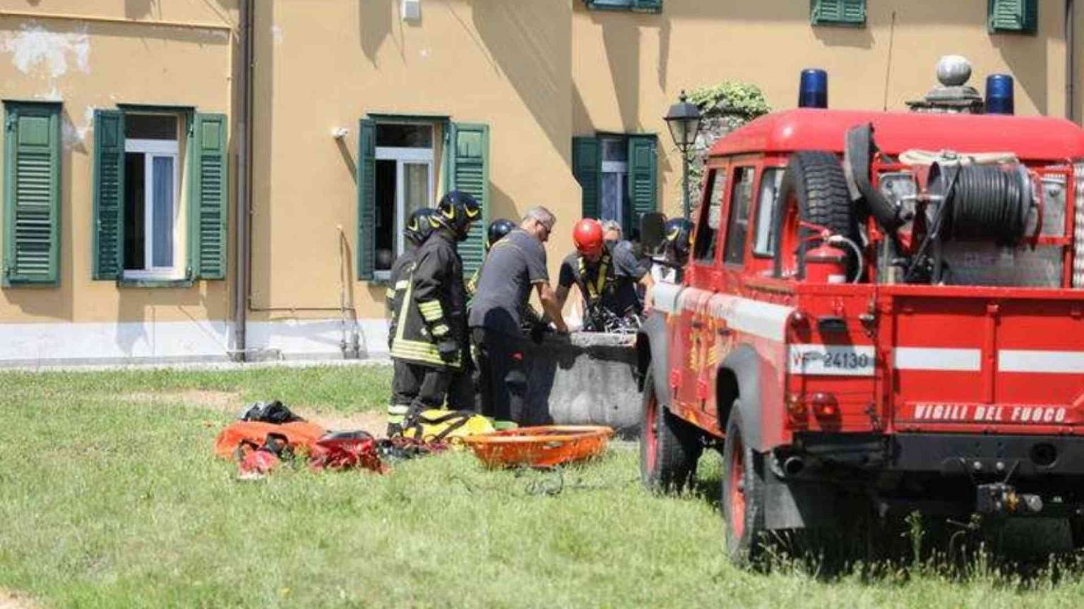 Il dolore di Gorizia per la morte di Stefano, caduto in un pozzo a 12 anni