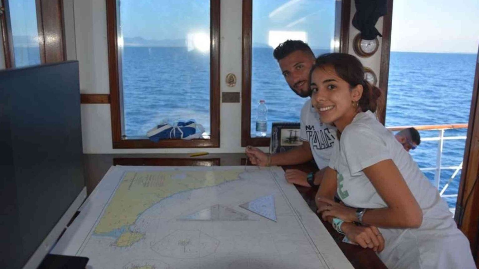 A bordo di Nave Italia. Con l’equipaggio che non lascia indietro nessuno