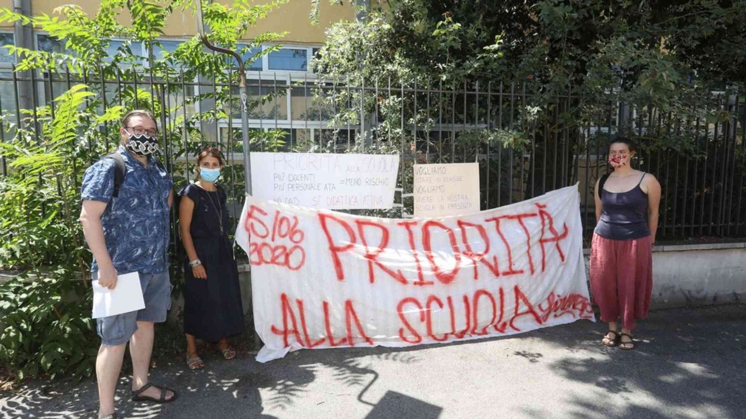 «Medici a scuola». Il resto è caos