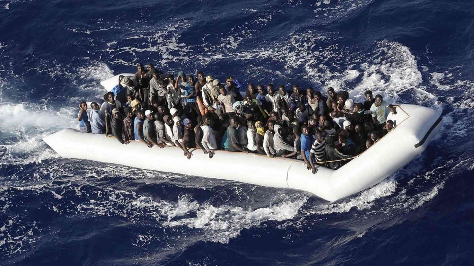 Nel Mediterraneo arriva ResQ, nave di soccorso finanziata col crowdfunding