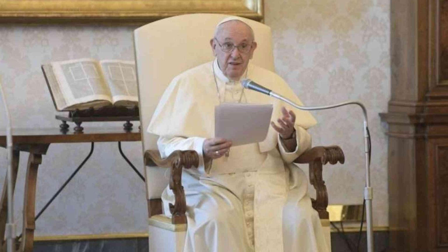 Il Papa: né individualisti né indifferenti ma fratelli per guarire il mondo