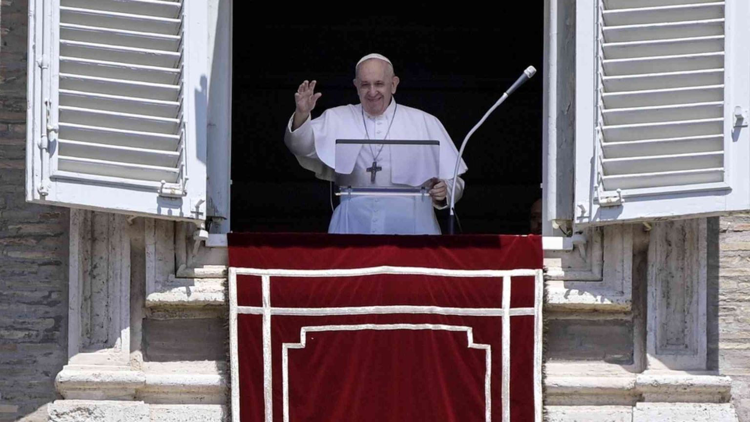 Il Papa: vivere da fratelli, Maria ci indica la via del Cielo