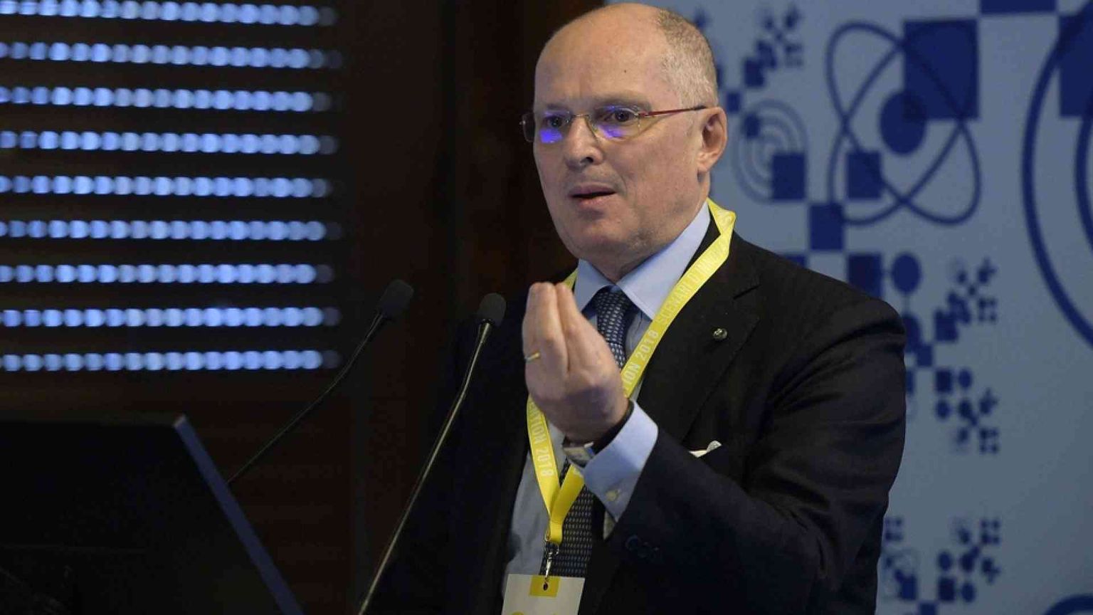 Ricciardi: io, frainteso. Così è il caos