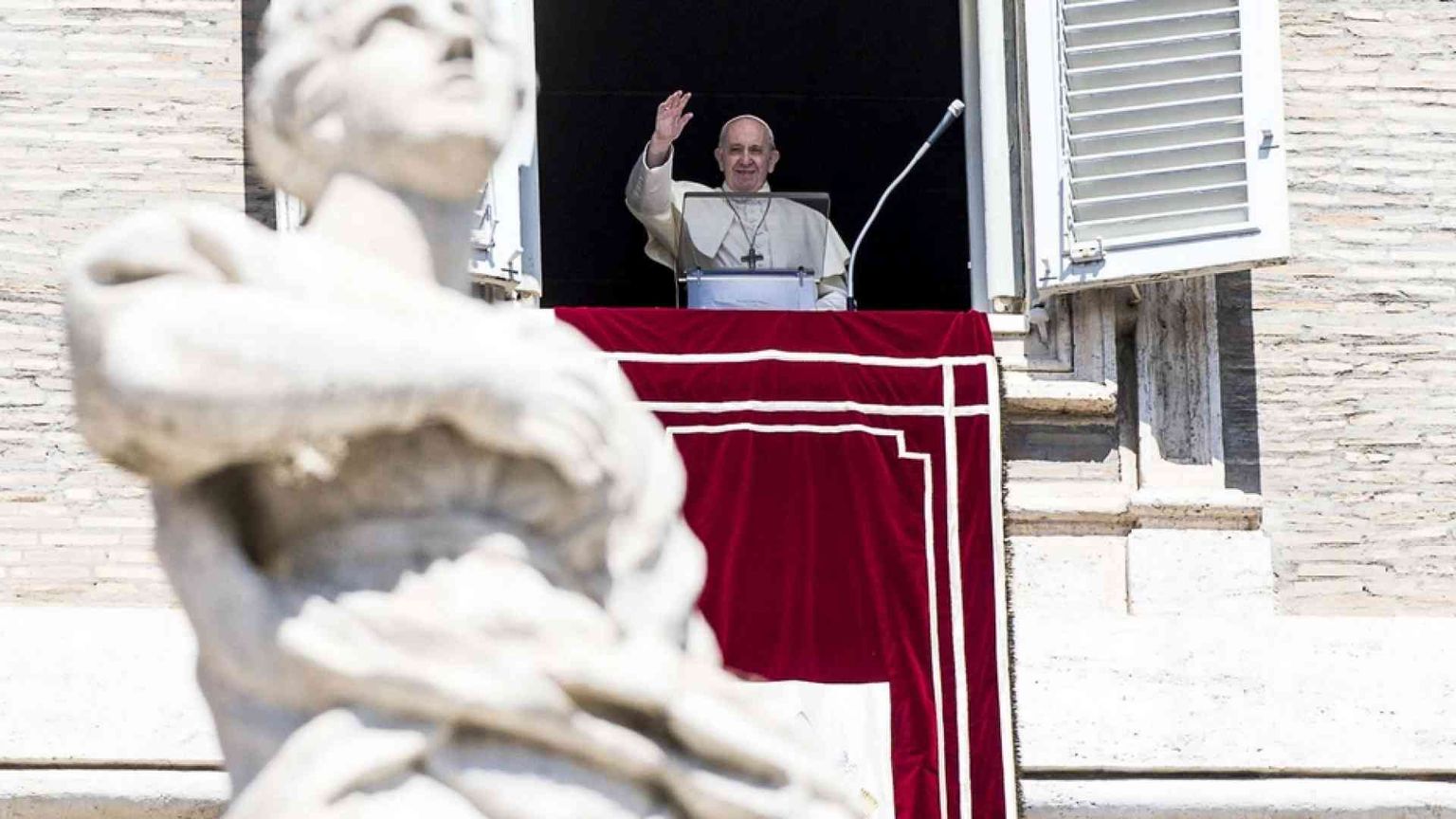 Il Papa: «Dio ci chiederà conto di tutte le vittime dei viaggi della speranza»