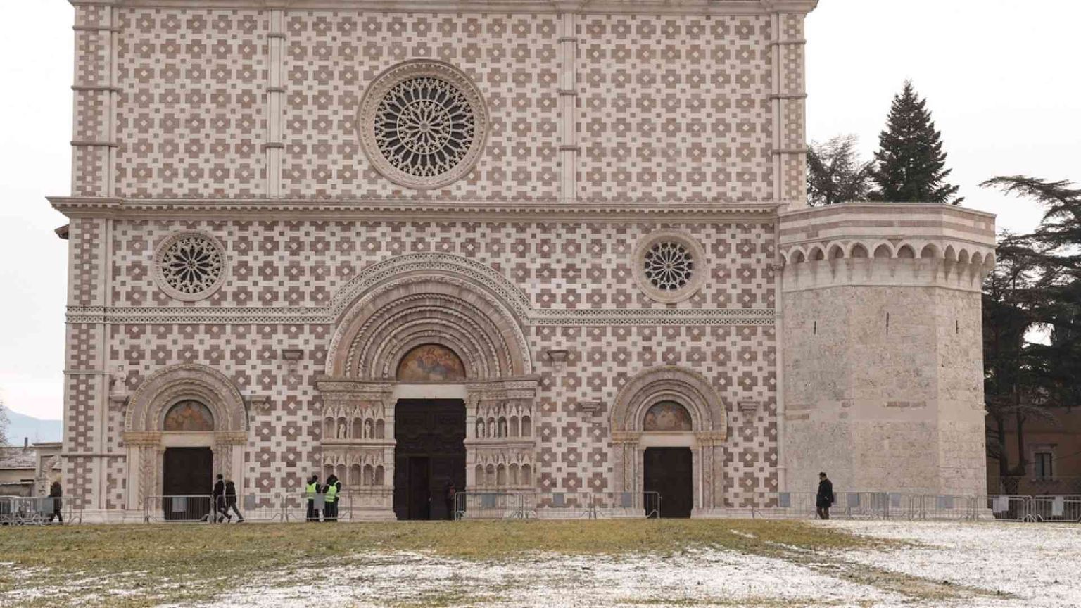 L’Aquila prepara l’apertura della Porta Santa