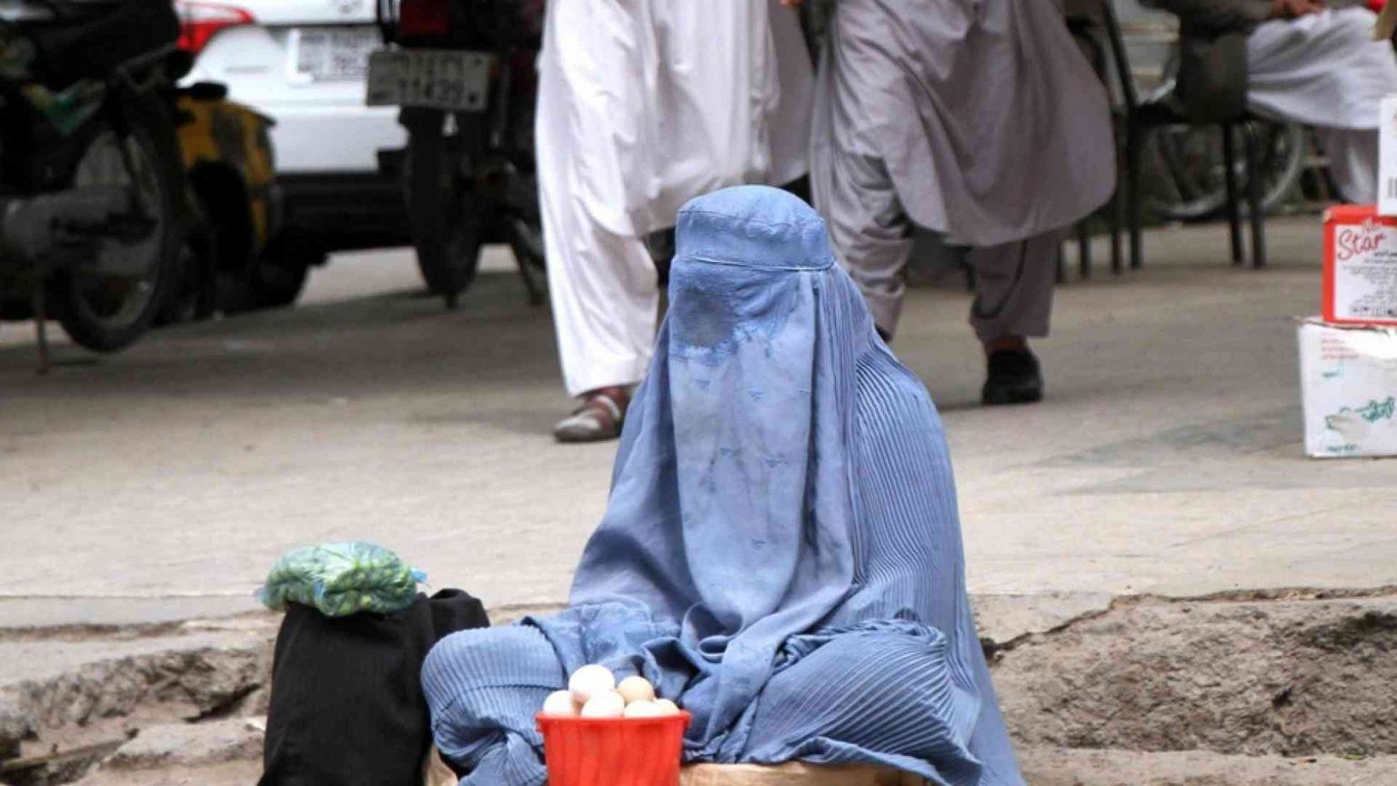 Le donne ai taleban: «Vogliamo diritti». E la risposta è la violenza