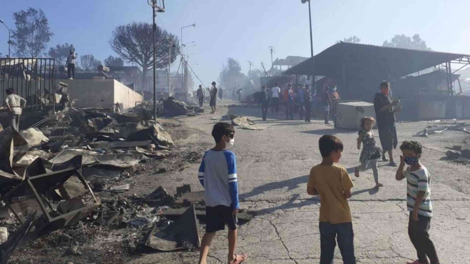 I bambini in strada, tra fame e paura: «Dove dormiremo?»