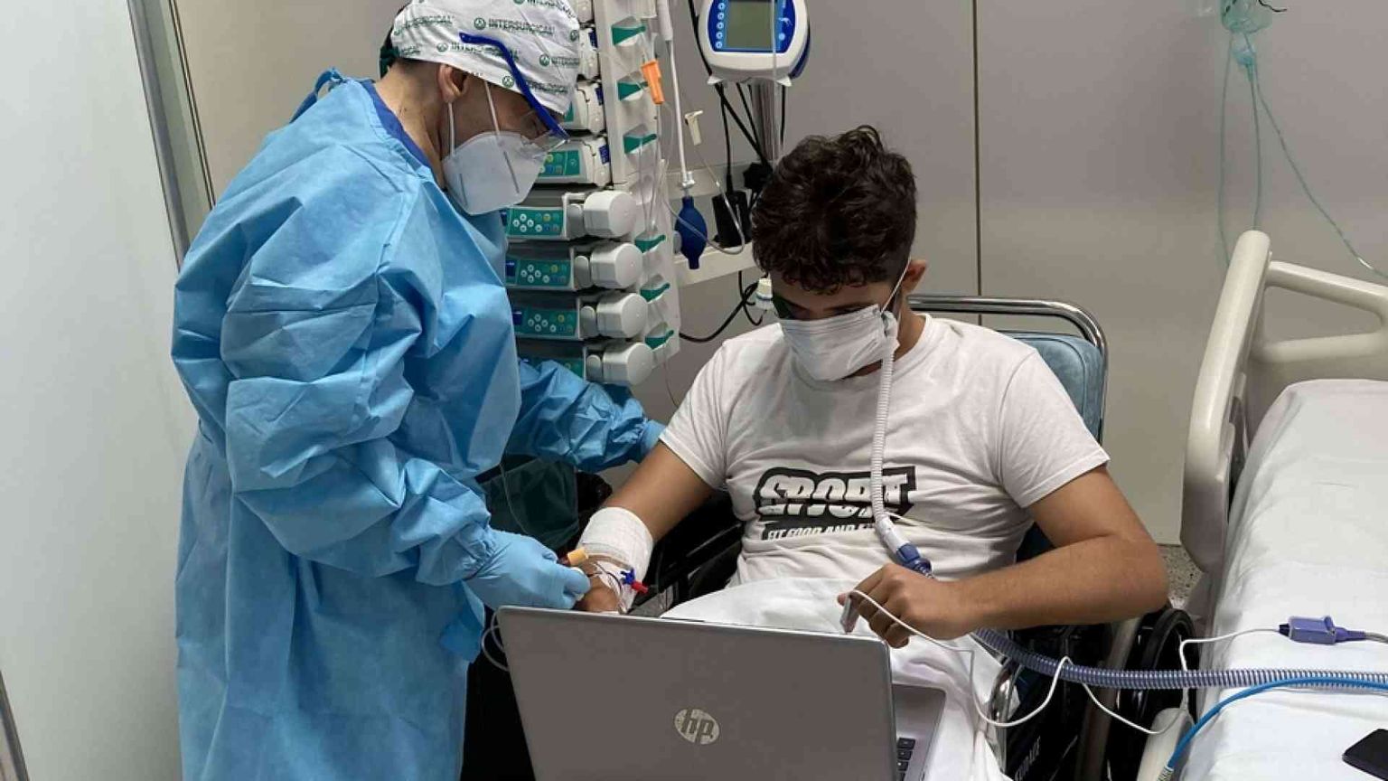 A 16 anni primo giorno di scuola dalla Terapia intensiva