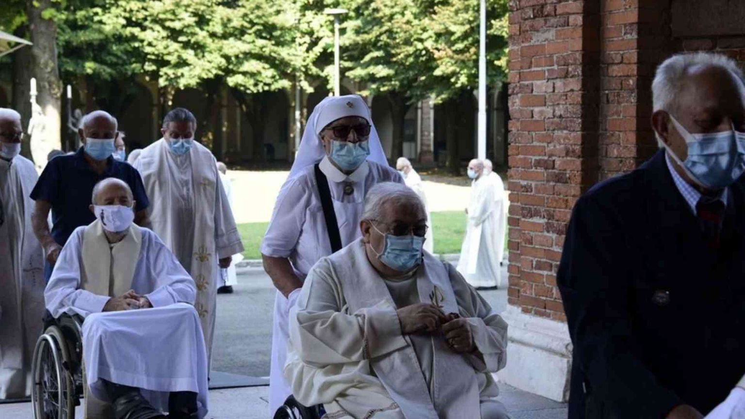 Preti anziani e malati a Caravaggio. I «grazie» di papa Francesco
