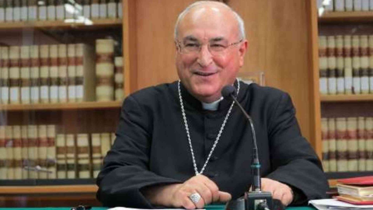 Il vescovo di Caserta D’Alise positivo. È in ospedale, ma sta bene