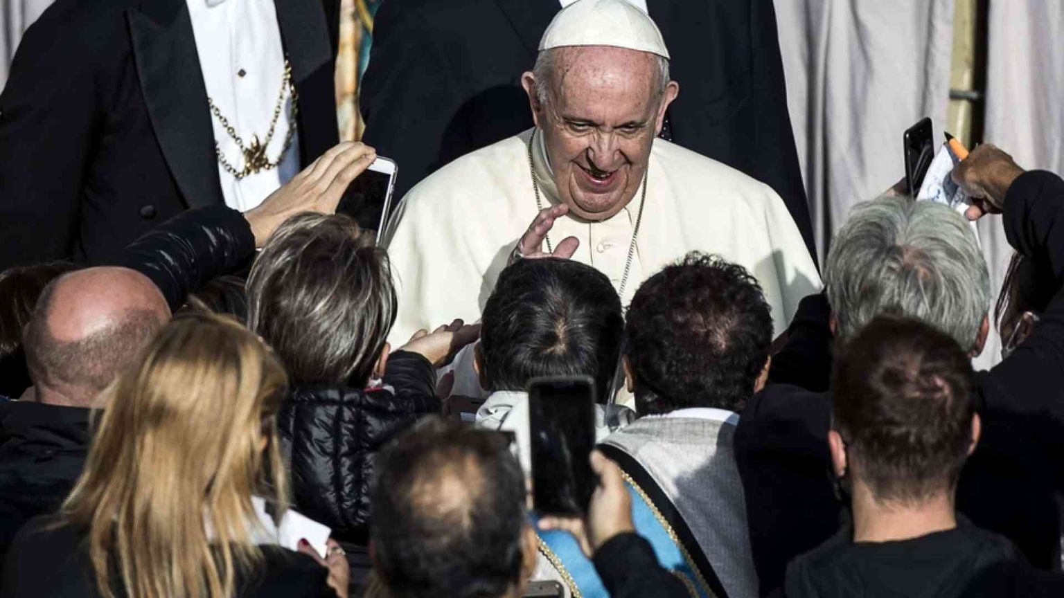 Il Papa: «Non ritornare alla normalità», era «ammalata prima della pandemia»