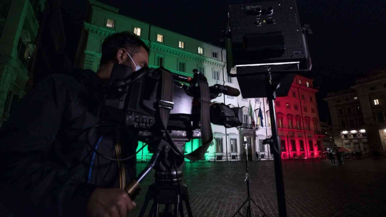 Il governo cancella le norme Salvini. Torna la «protezione umanitaria»