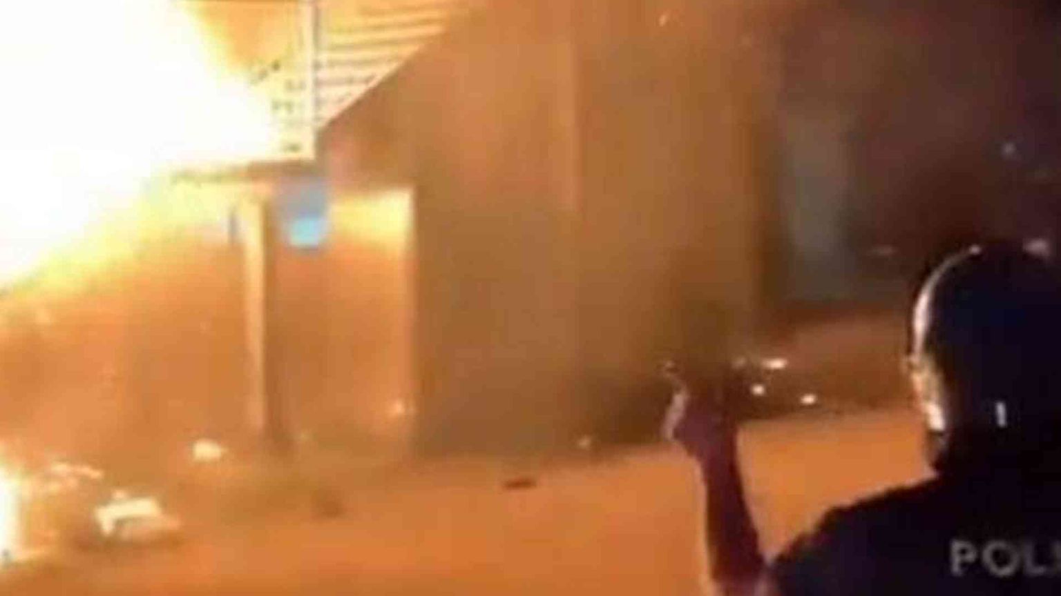 Disordini al centro di accoglienza, alcuni migranti sono fuggiti