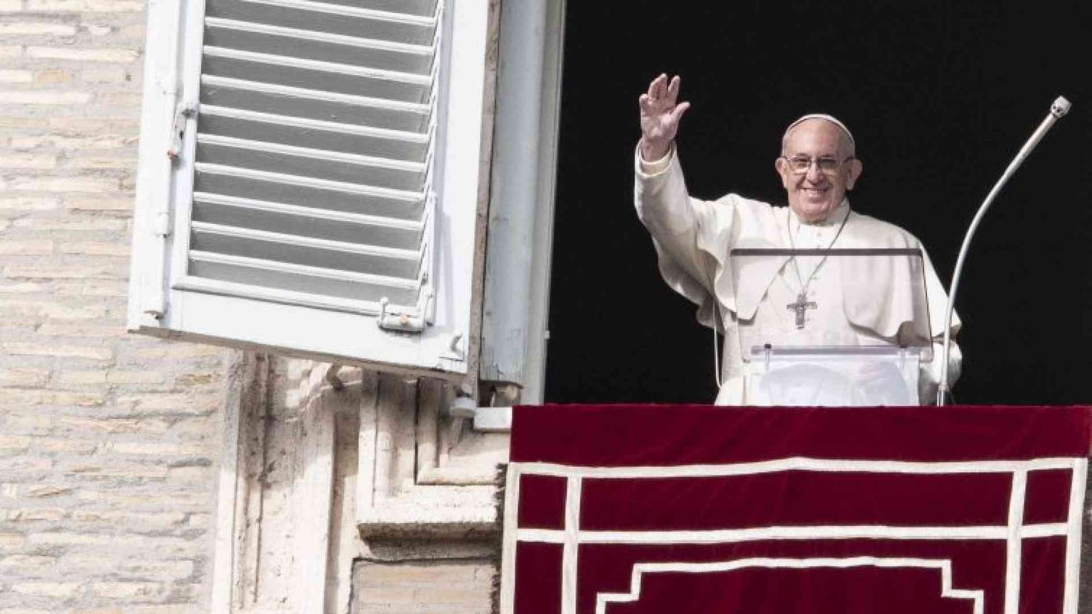 L'invito del Papa a pagare le tasse: «E' un dovere»