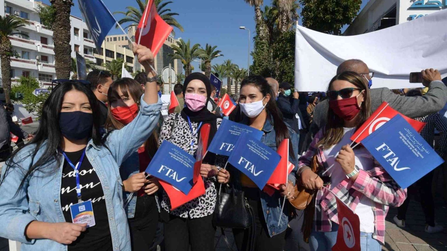 Coronavirus, coprifuoco in Tunisia, tensioni in Marocco e Algeria