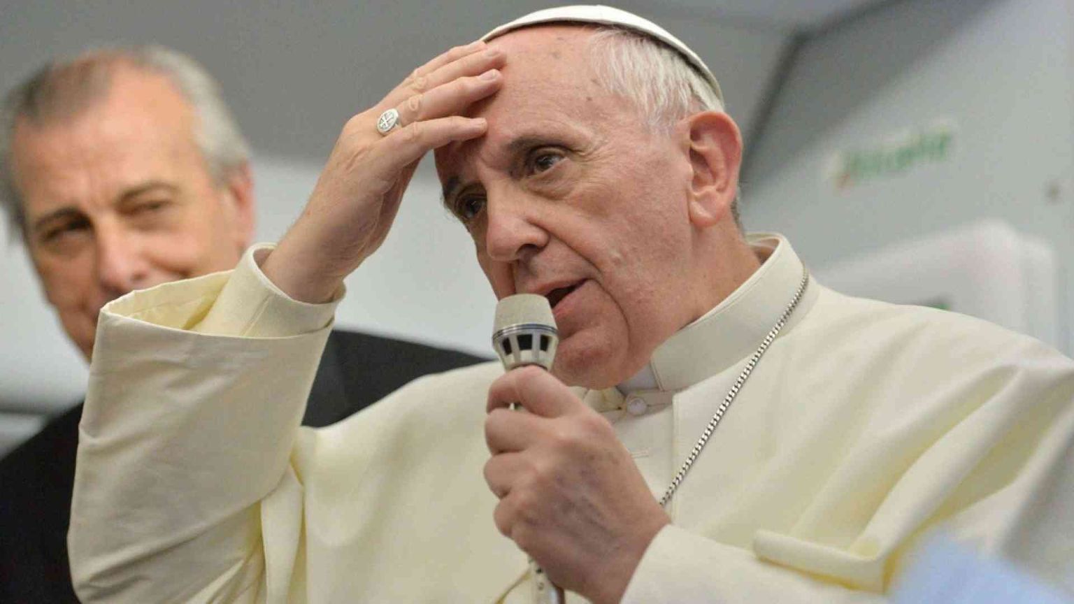 Il Papa: giusto dare copertura legale