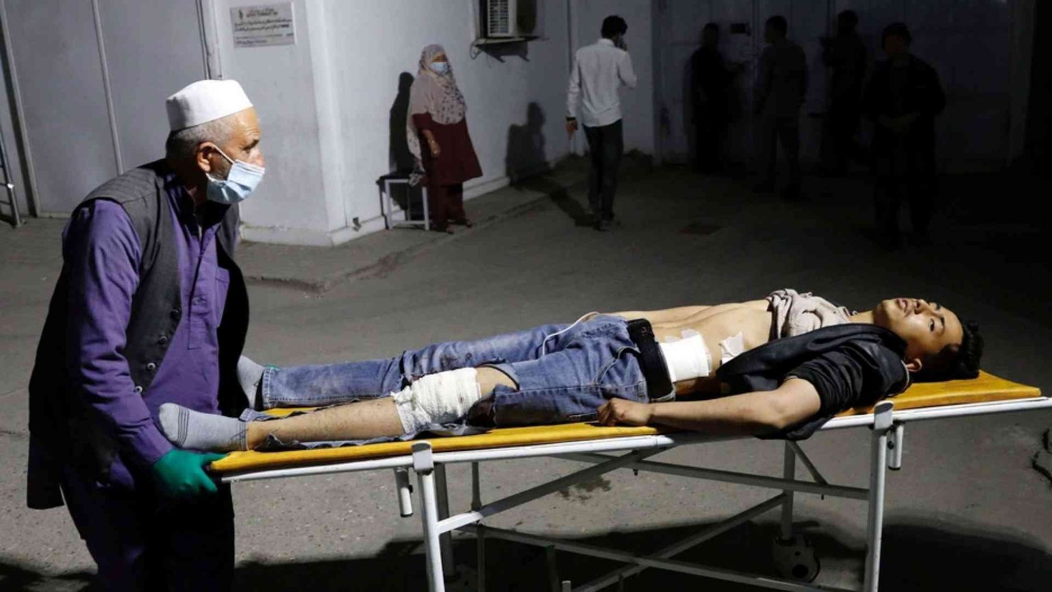 Attentato a Kabul; 18 uccisi e 57 feriti. Tra loro molti studenti