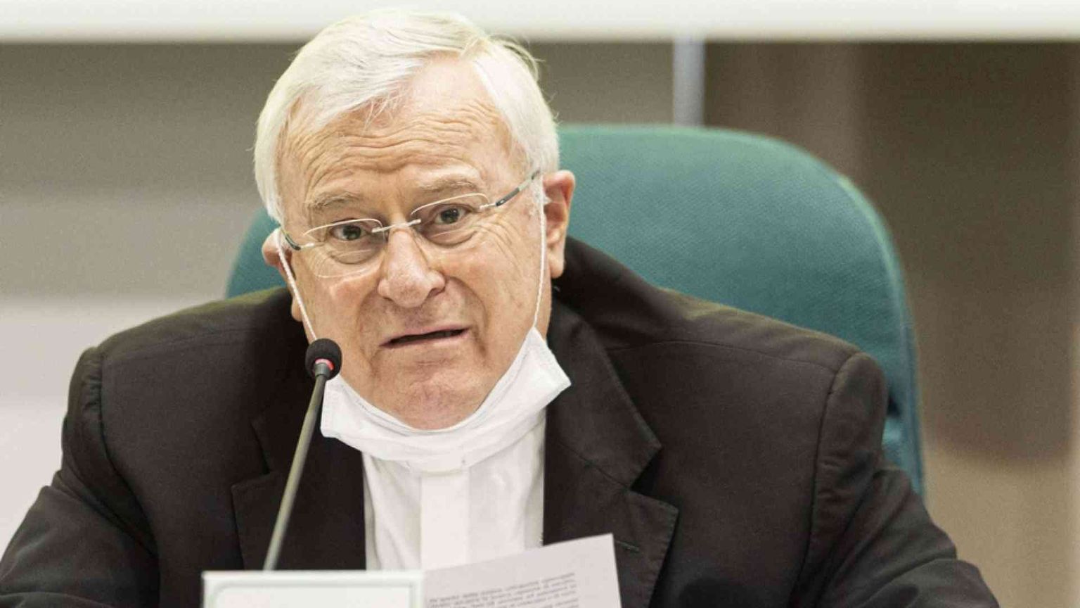 Positivo il cardinale Bassetti: affronto il momento con fede e speranza