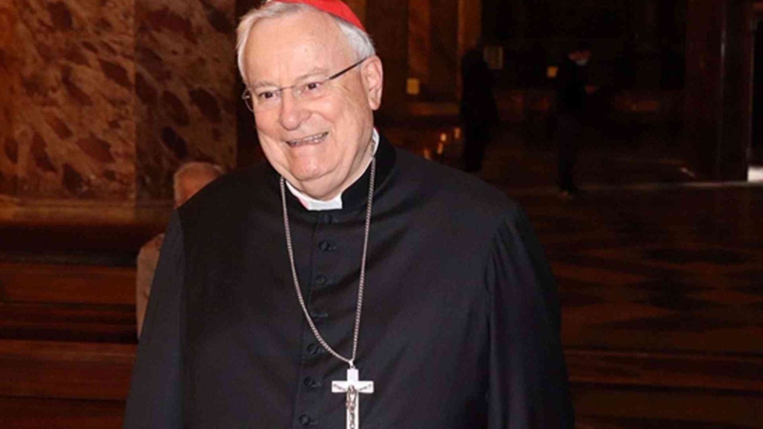 Il cardinale Bassetti in ospedale «vigile» e con ossigeno per polmonite