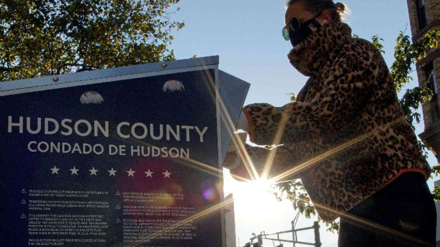 Come funziona il voto postale. E perché sapremo in ritardo chi ha vinto