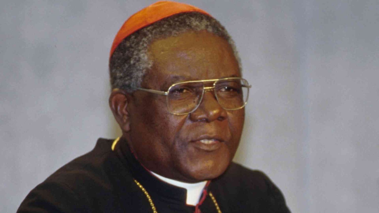 Uccisi 7 bimbi in una scuola. Rapito e liberato il cardinale Tumi